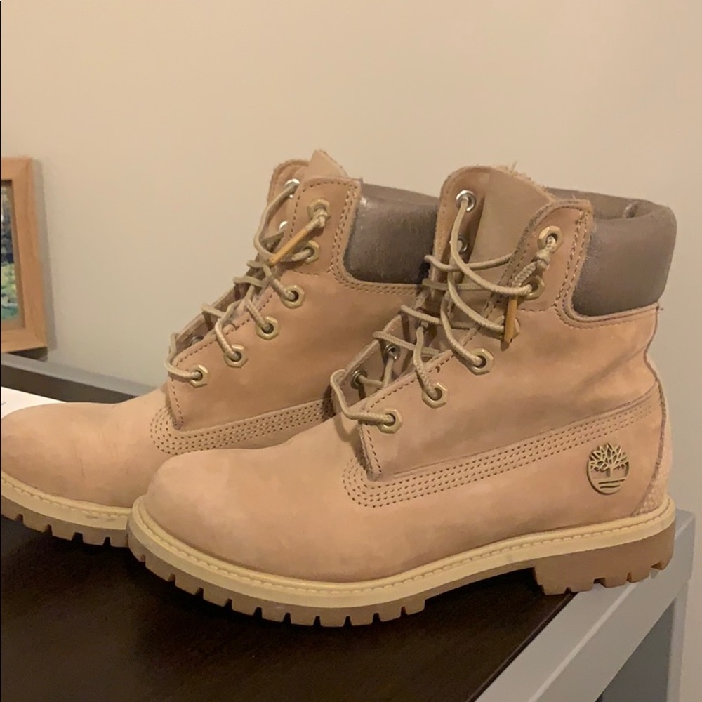 Timberland women’s size 6 boots